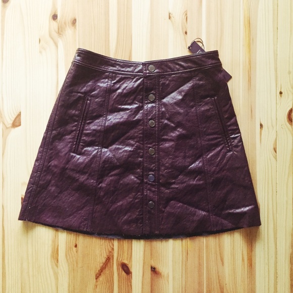Faux Leather Front Snap Skirt - Picture 3 of 6